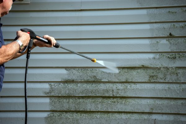 Vinyl Siding Power Washing in Elmhurst
