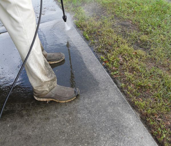 Cost of Concrete Slab Powerwashing in Elmhurst
